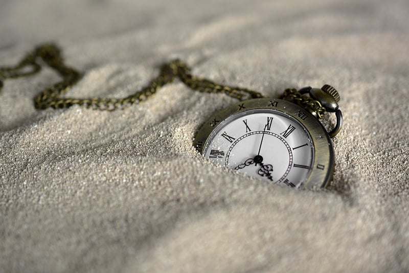 Diverging Time Streams